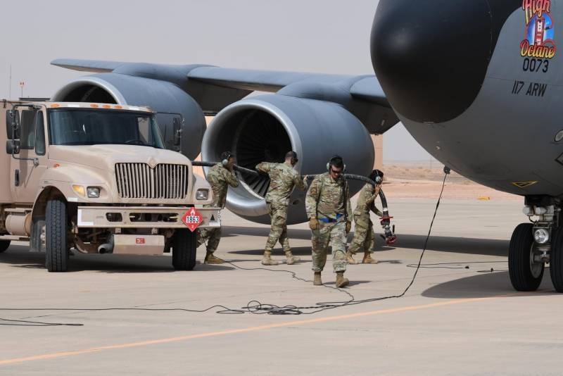 «Вывозят даже металлолом и точки фастфуда»: британская пресса о выводе войск США из Афганистана