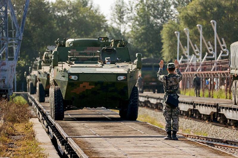 «На столь большое расстояние войска ещё не перевозились»: свыше сотни единиц китайской техники едут на запад России