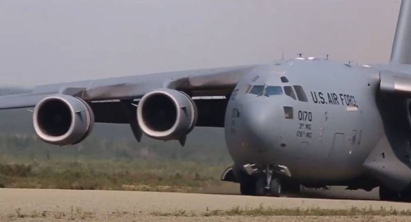 «Successful flight»: there was information about the negotiations of the flight director of Kabul airport with the crew of the C-17A aircraft of the US Air Force with 800 «passengers» on board