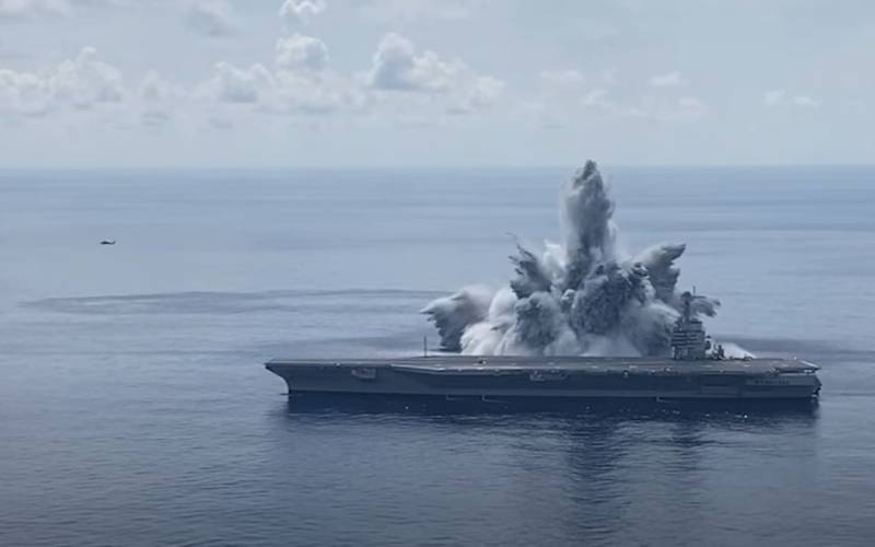 Explosion on the starboard side: in the United States showed the final shock tests of the aircraft carrier USS Gerald R. Ford