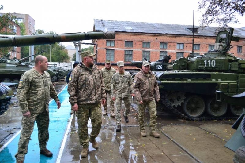 乌克兰武装部队总司令 : Половина украинских танков прошла модернизацию