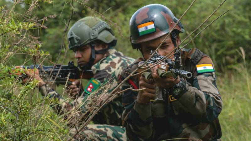 Индия начала переброску артиллерии к линии фактического контроля в Восточном Ладакхе