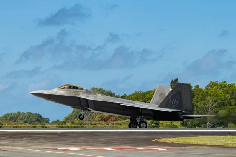 US Considered Allowing Export of Fifth Generation F-22 Fighters