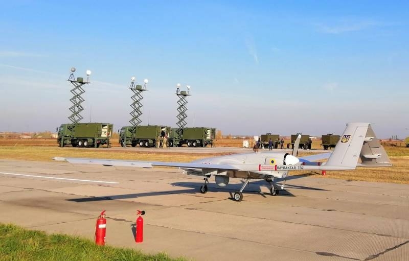 Украина намерена открыть центр подготовки операторов турецких беспилотников