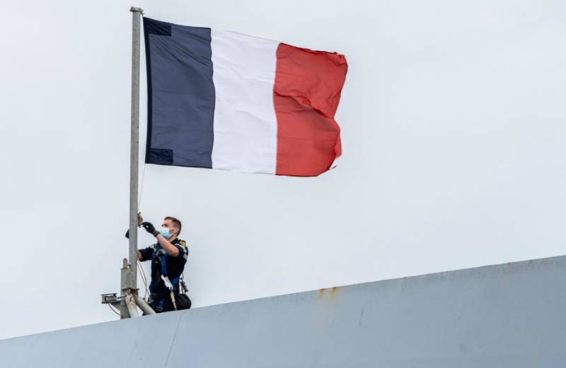 En París: Альянс США, Великобритании и Австралии в Тихом океане угрожает интересам Франции