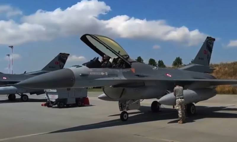 F 16, но не F-35: Администрация Байдена поддержала запрос Турции на получение партии истребителей