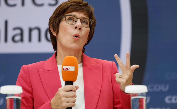 Germany: What are the goals of Kramp-Karrenbauer, intimidating Russia with nuclear weapons