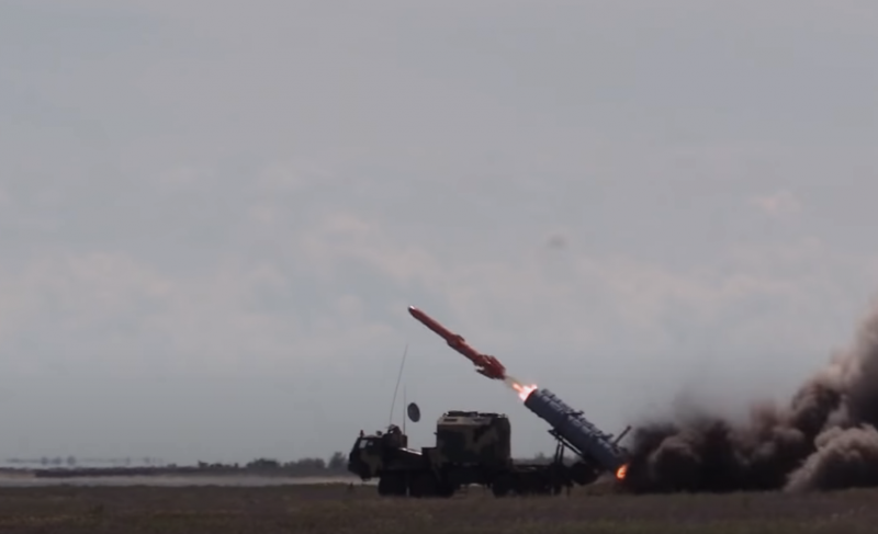 édition ukrainienne: Киев грозит Москве несуществующими ракетами