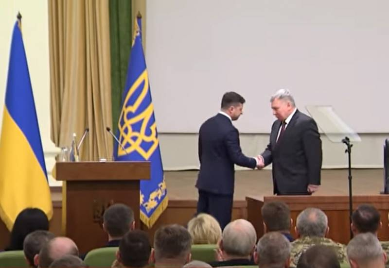 A Kyiv, ils ont annoncé, что президент Зеленский готов представить кандидата на замену нынешнего министра обороны