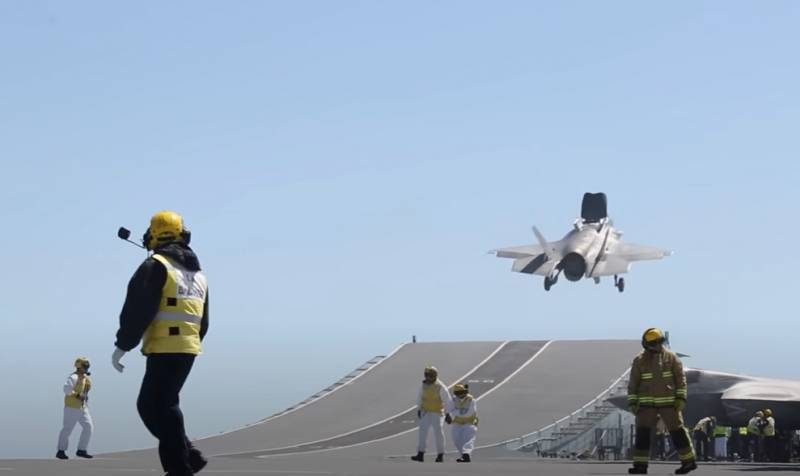Ministro de Defensa británico: Estados Unidos nos ayudará a encontrar y levantar el caza F-35 que cayó al mar ante los rusos