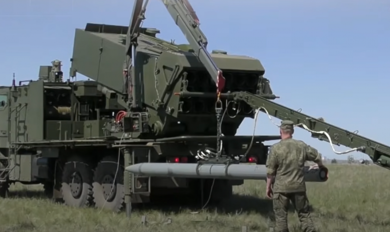 New heavy flamethrower systems TOS-2 «Tosochka» close the border with Ukraine