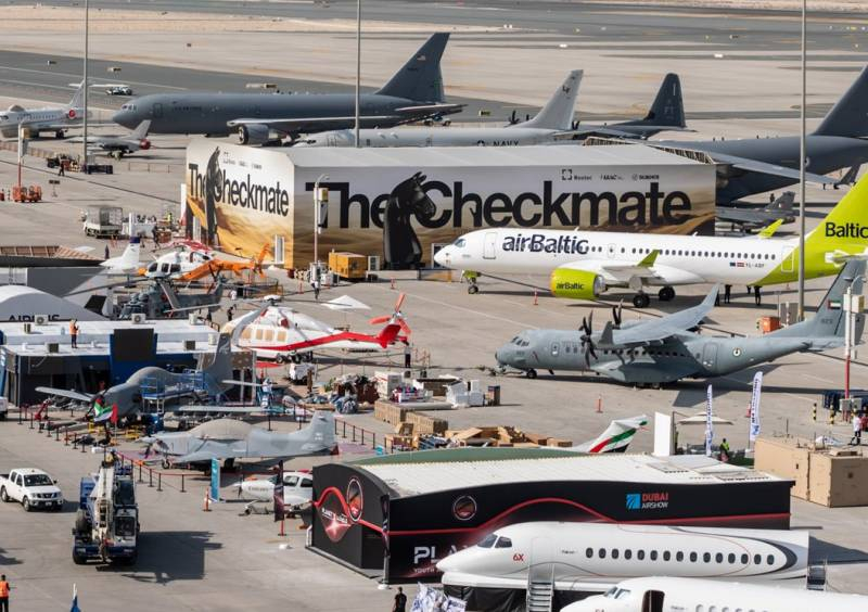 El pabellón Checkmate en el aeropuerto de Dubai: Su-75 atrae interés en la exhibición aérea incluso antes de la presentación oficial
