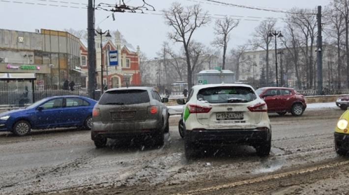 Пришедшая в Петербург зима спровоцировала более тысячи ДТП