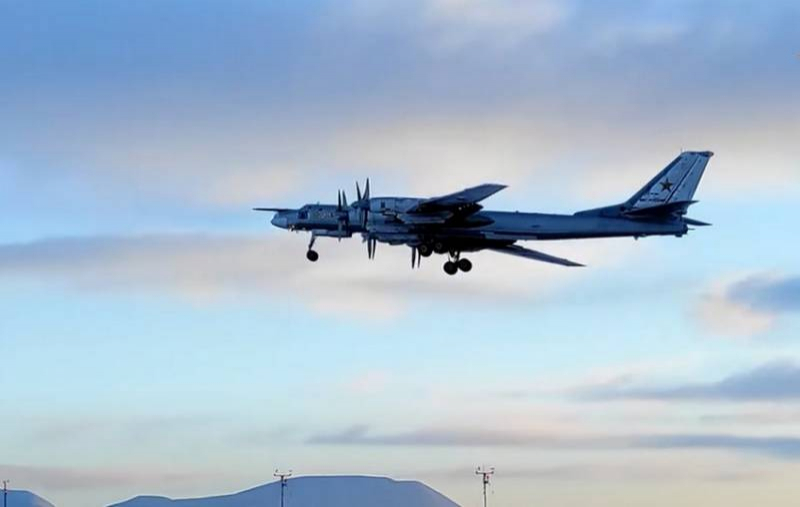 Russian and Chinese strategic bombers conduct joint air patrols