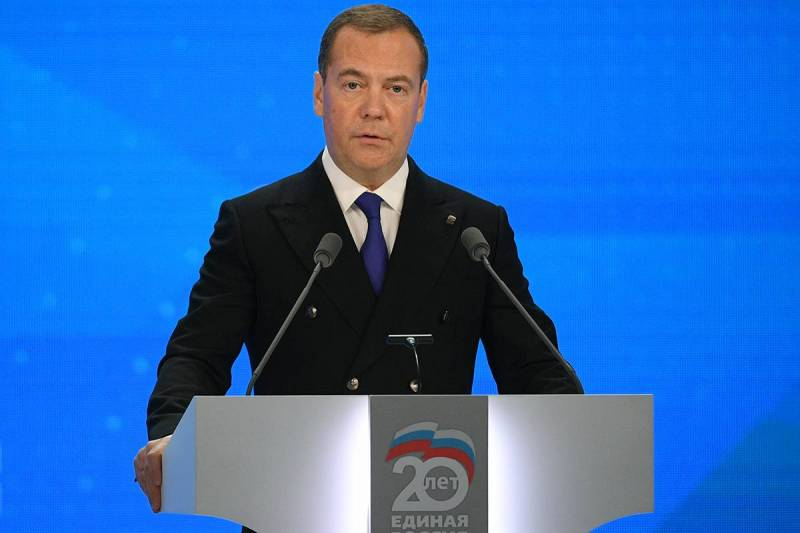 Dmitry Medvedev: «United Russia» сегодня стала ближе к народу