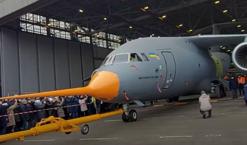 На Украине продемонстрировали образец нового военно-транспортного самолёта Ан-178