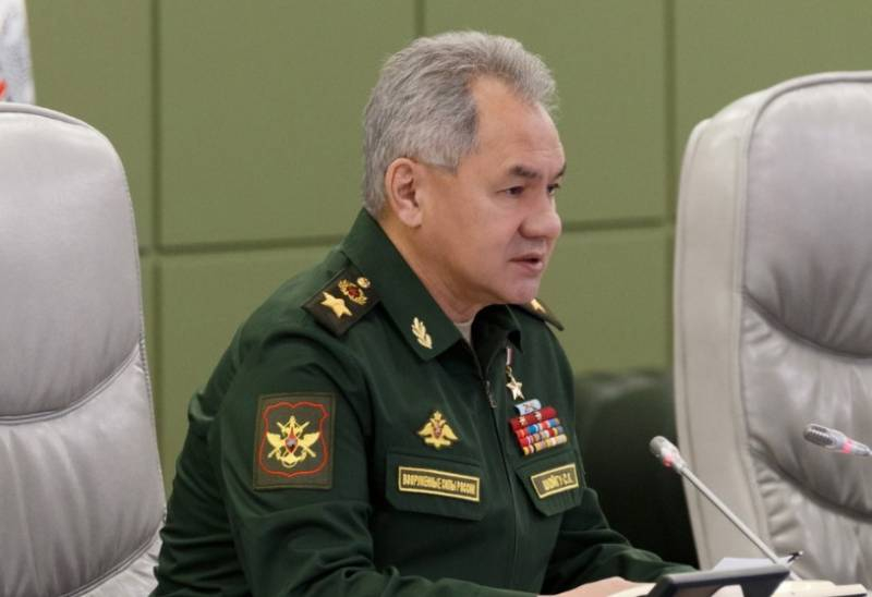 Шойгу: Служба в армии России стала почётной и престижной