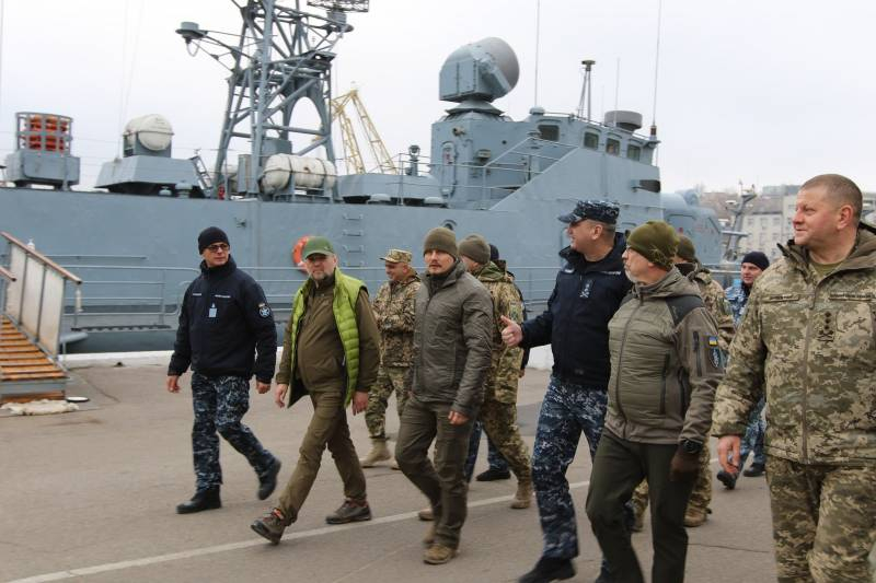 Украинские военные проводят консультации с НАТО с целью «не допустить превращения Россией Азовского моря в своё внутреннее озеро»