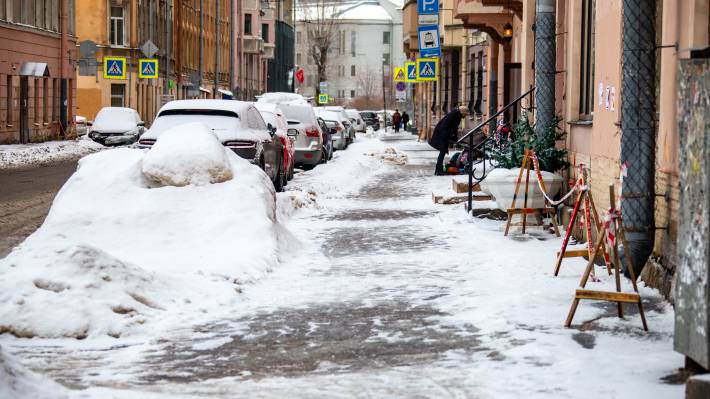 Snow removal has become a chronic problem in St. Petersburg