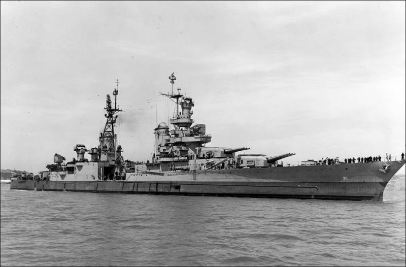 The US Navy officially recognized 13 моряков с затонувшего в годы Второй мировой войны крейсера «Индианаполис» «похороненными в море»