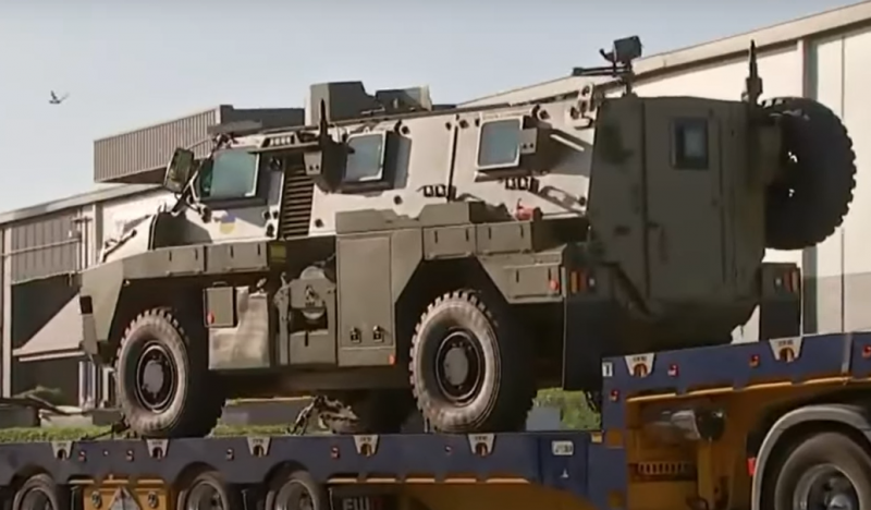 Зафиксировано уничтожение на Украине первого бронеавтомобиля Bushmaster