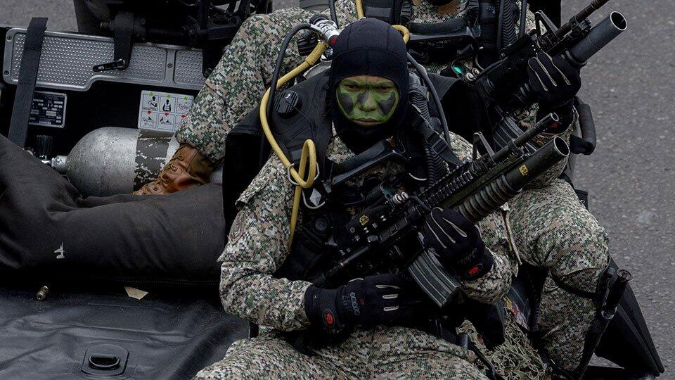 Колумбия официально отправляет на Украину своих военных