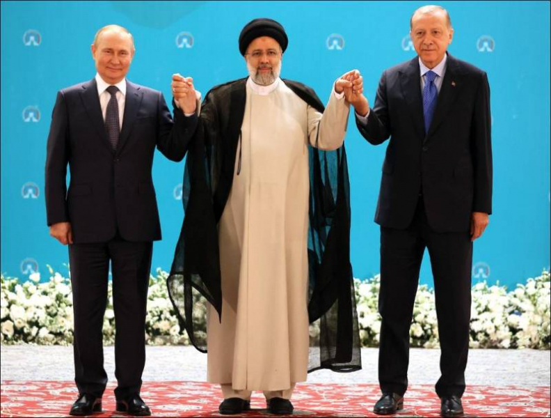 «Путин создает антизападный альянс»: пресса США и Великобритании о визите президента России в Иран