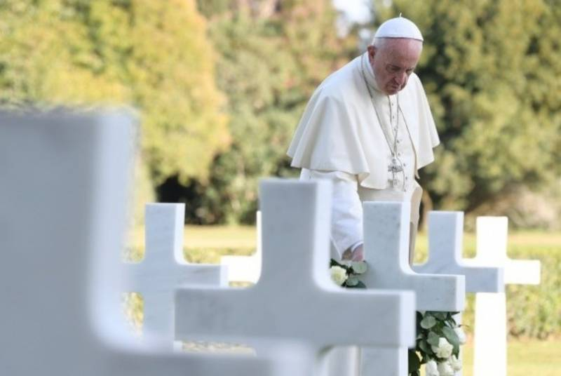 Pope: «The West has become a graveyard of mankind»