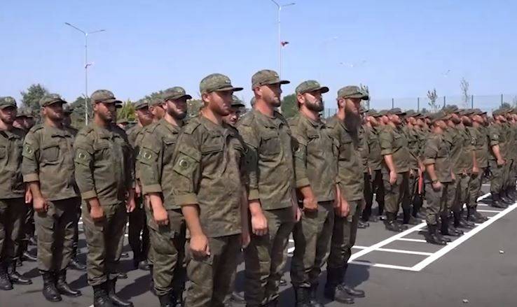 Formation d'un nouveau régiment de fusiliers motorisés achevée en Tchétchénie