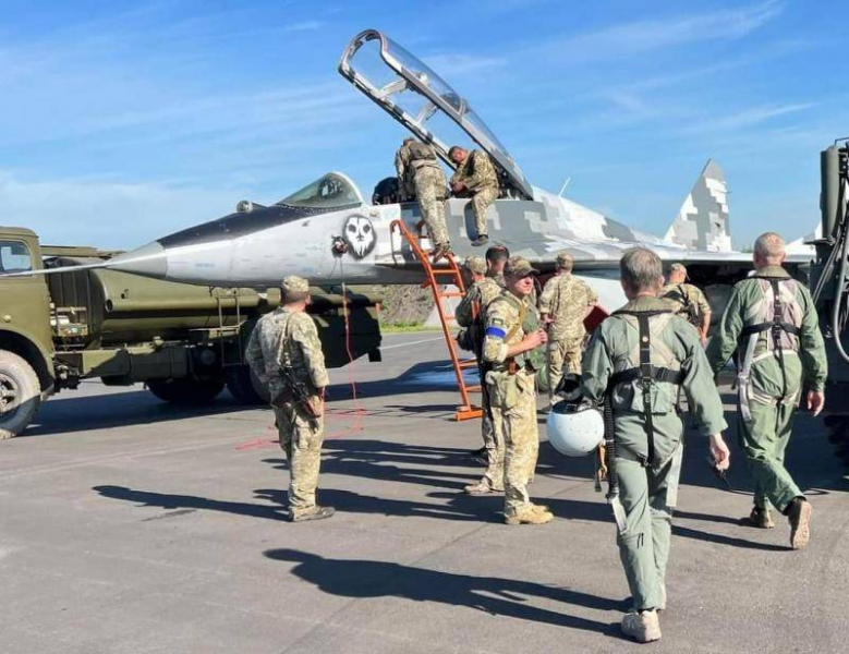 Возвращение в строй с пенсии: ВСУ показали седовласых лётчиков истребителей МиГ-29