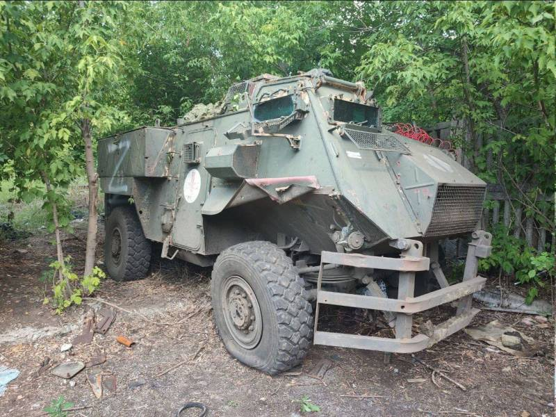 Soldiers of the NM DPR became the owners of another NATO-style trophy - armored personnel carrier AT-105 Saxon