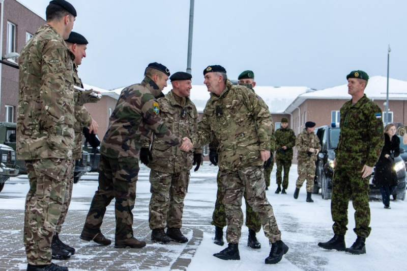 Британия намерена усилить военное присутствие в странах Восточной Европы