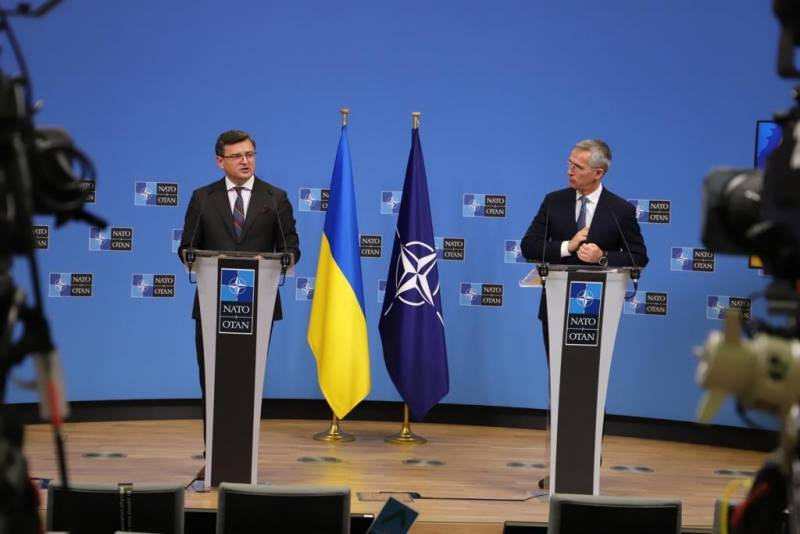 Кулеба: Двери НАТО пока закрыты перед нами, так как три страны альянса воспринимают Украину как дополнение к России