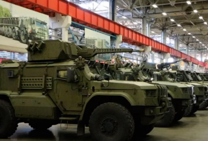 Le tout nouveau véhicule blindé d'escorte «Partenaire» accepté pour la fourniture aux forces armées russes