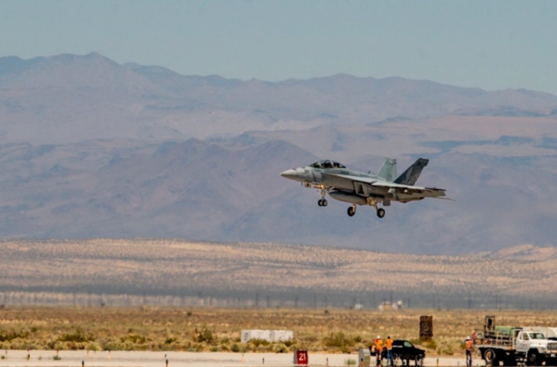 US Navy F / A-18F Super Hornet carrier-based fighter crashes in California